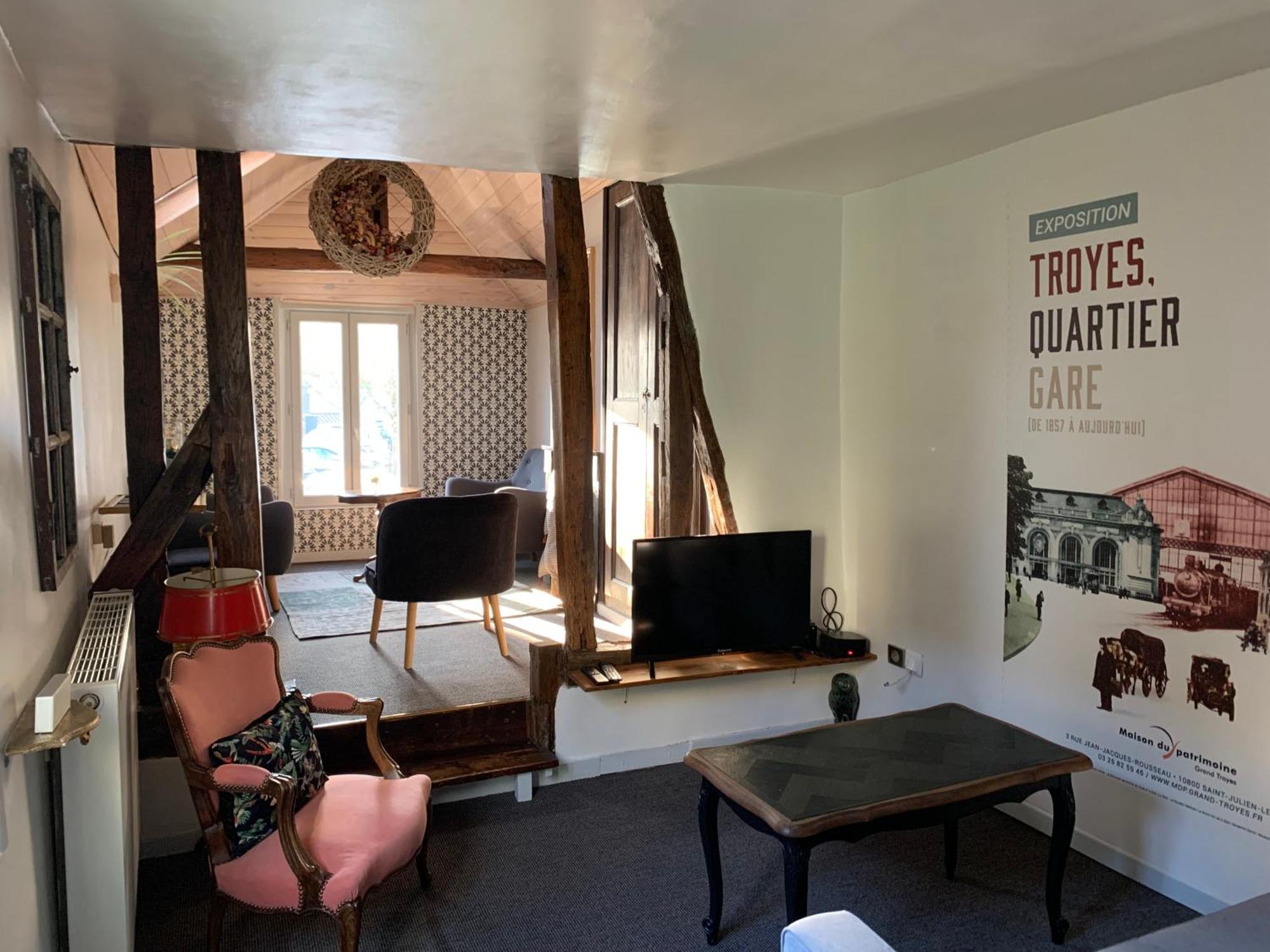 Duplex La Maisonnette 2 Chambres - Parking Gratuit Troyes Exterior photo